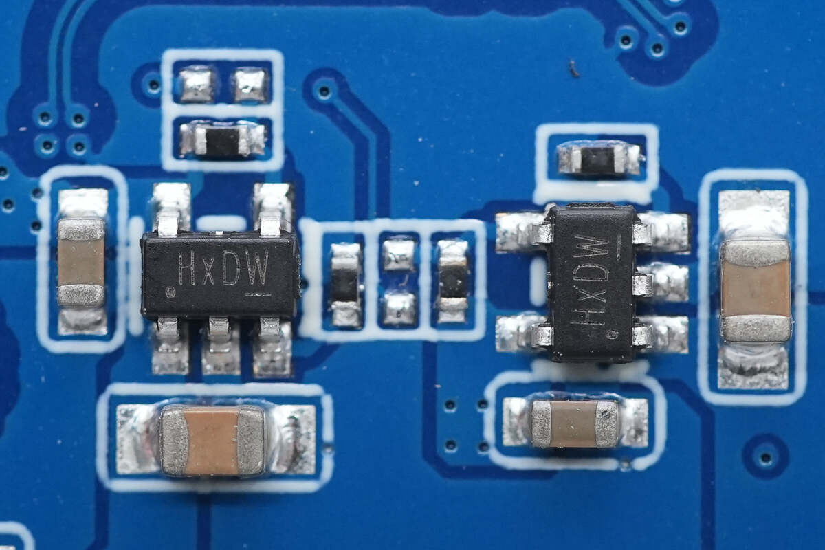 Teardown of UGREEN Revodok Max Thunderbolt 5 Docking Station (U715)-Chargerlab
