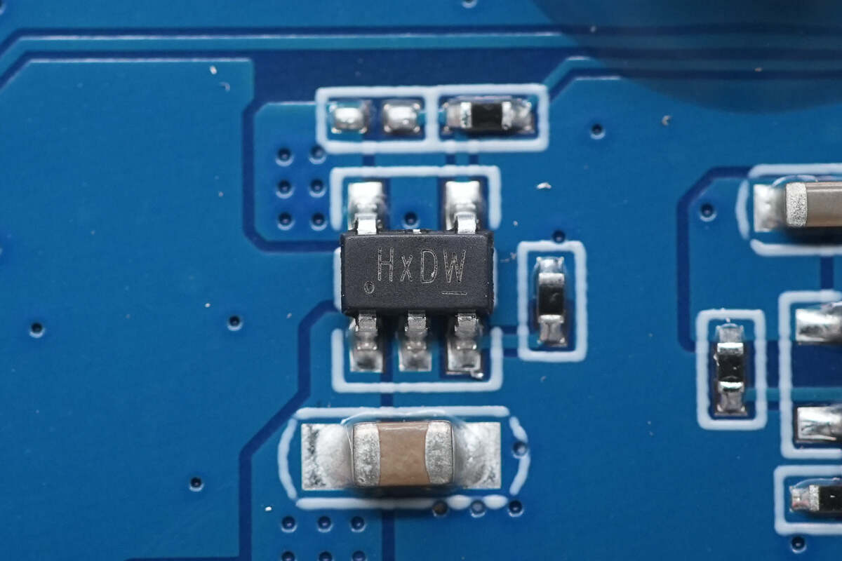 Teardown of UGREEN Revodok Max Thunderbolt 5 Docking Station (U715)-Chargerlab