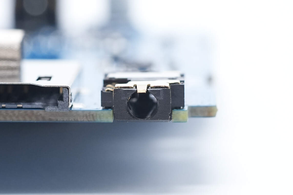 Teardown of UGREEN Revodok Max Thunderbolt 5 Docking Station (U715)-Chargerlab
