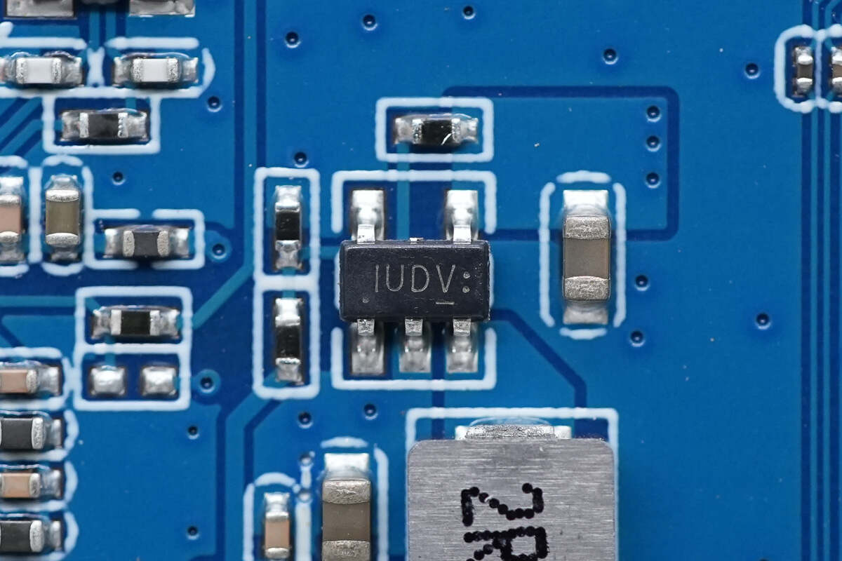 Teardown of UGREEN Revodok Max Thunderbolt 5 Docking Station (U715)-Chargerlab