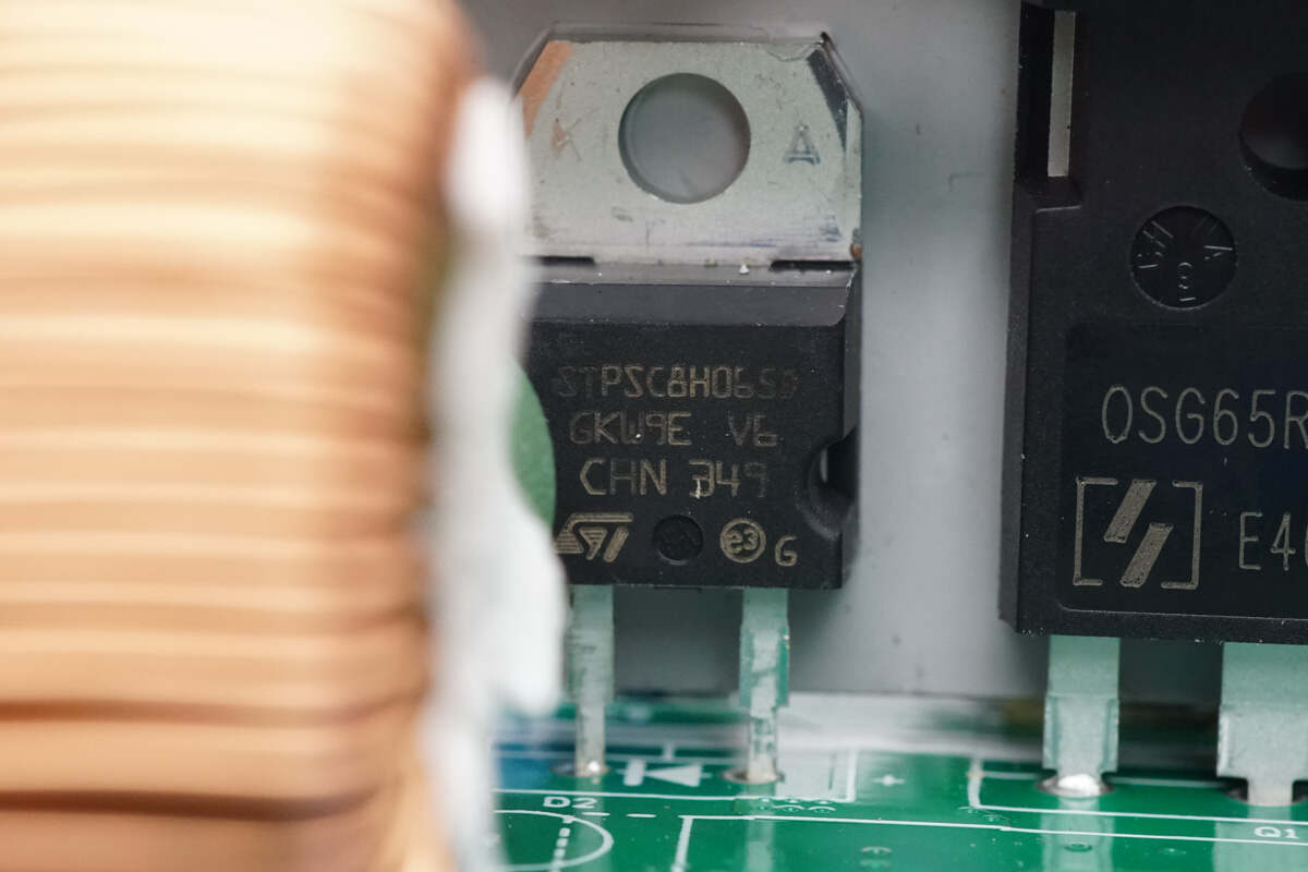 Teardown of Huntkey 2000W 80 PLUS Platinum Switching Power Supply (HK2000B-S1)-Chargerlab