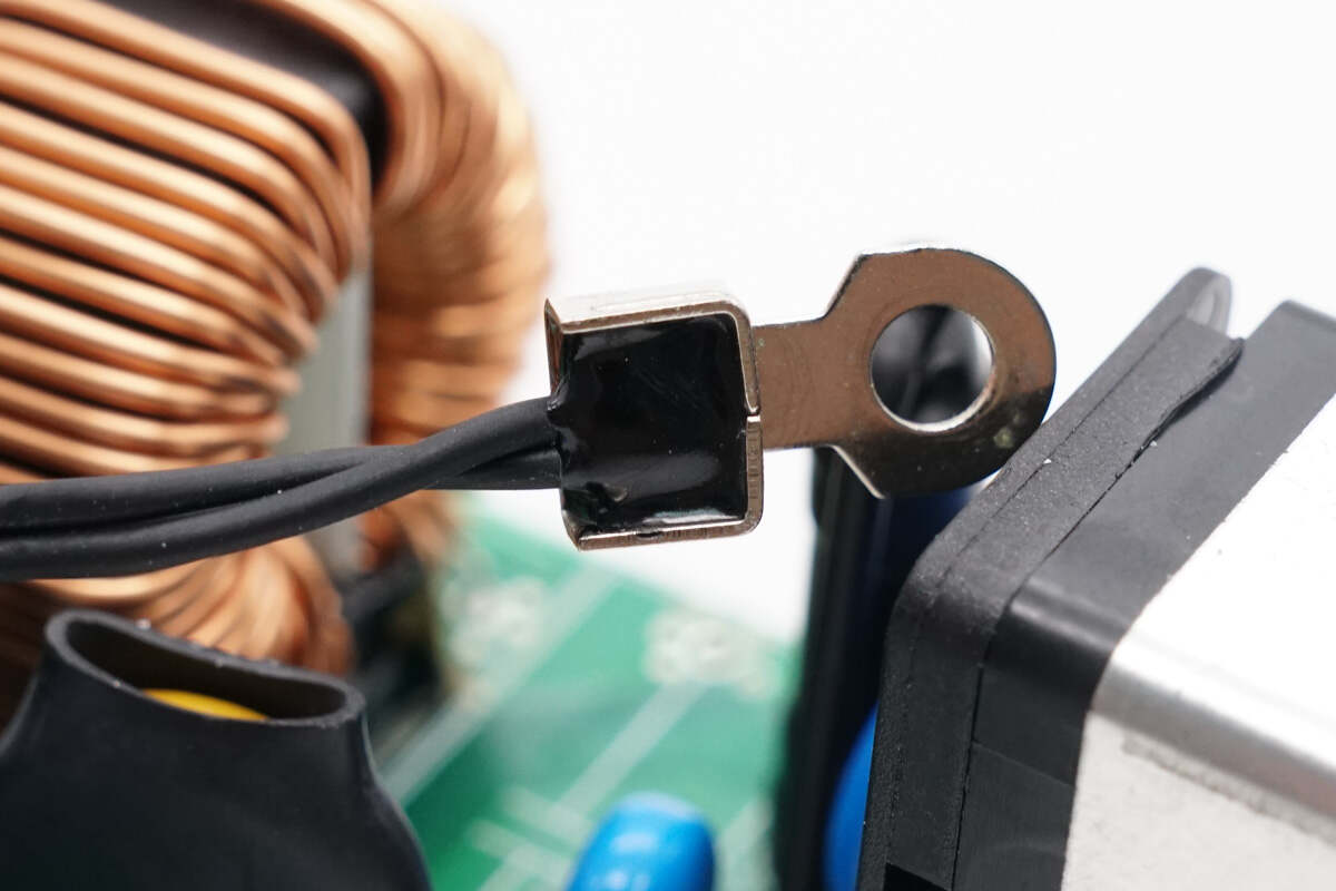 Teardown of Huntkey 2000W 80 PLUS Platinum Switching Power Supply (HK2000B-S1)-Chargerlab