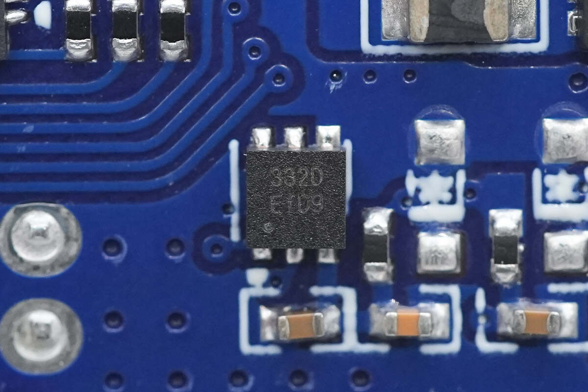 Teardown of UGREEN 67W 20000mAh Power Bank (PB550)-Chargerlab