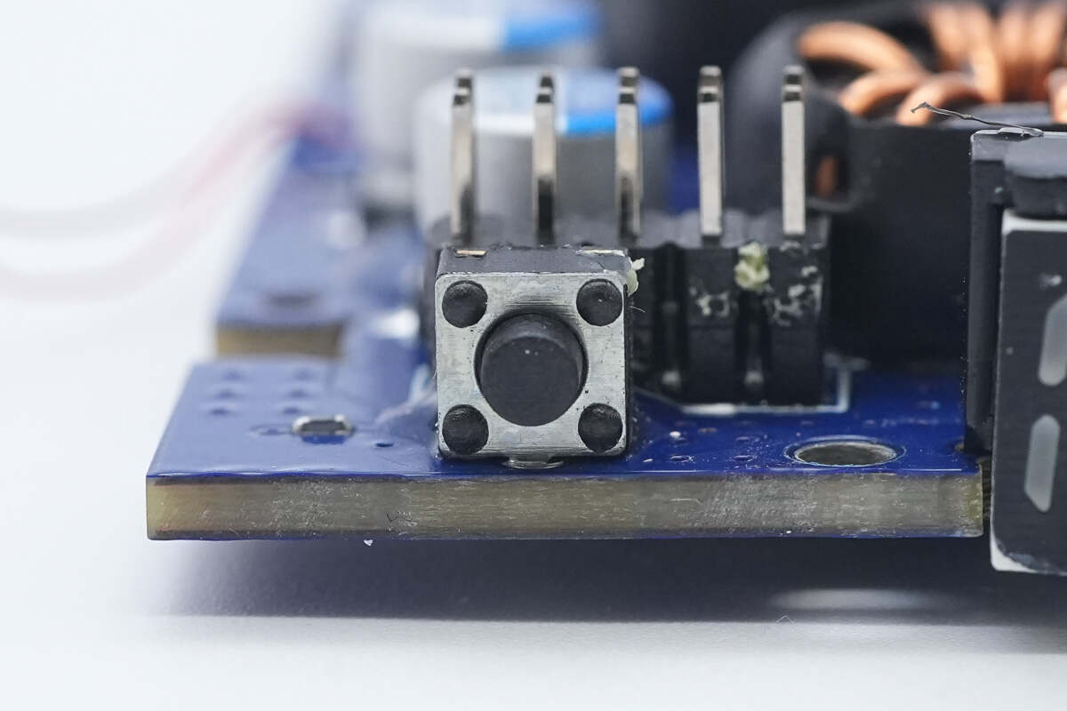Teardown of UGREEN 67W 20000mAh Power Bank (PB550)-Chargerlab