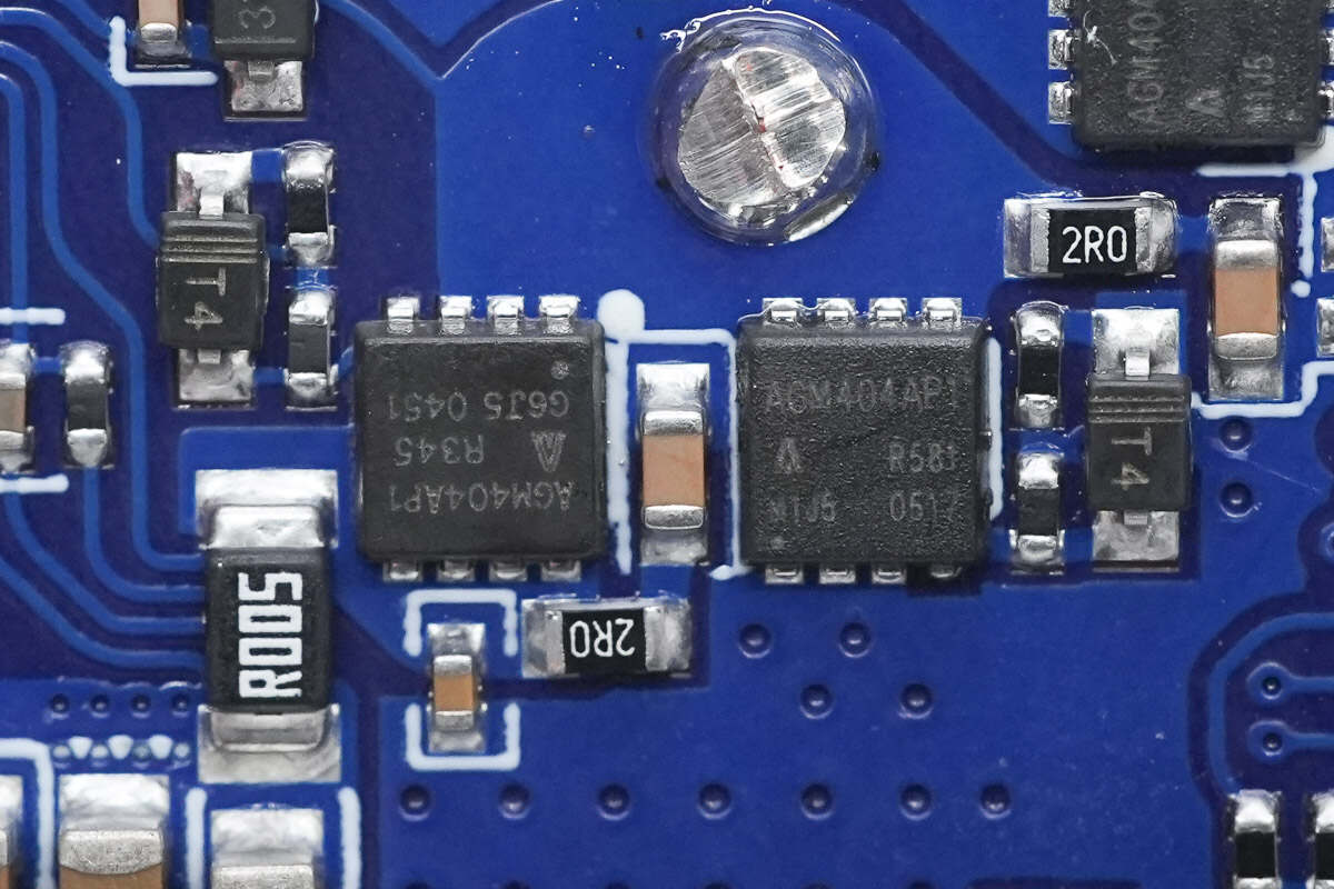 Teardown of UGREEN 67W 20000mAh Power Bank (PB550)-Chargerlab