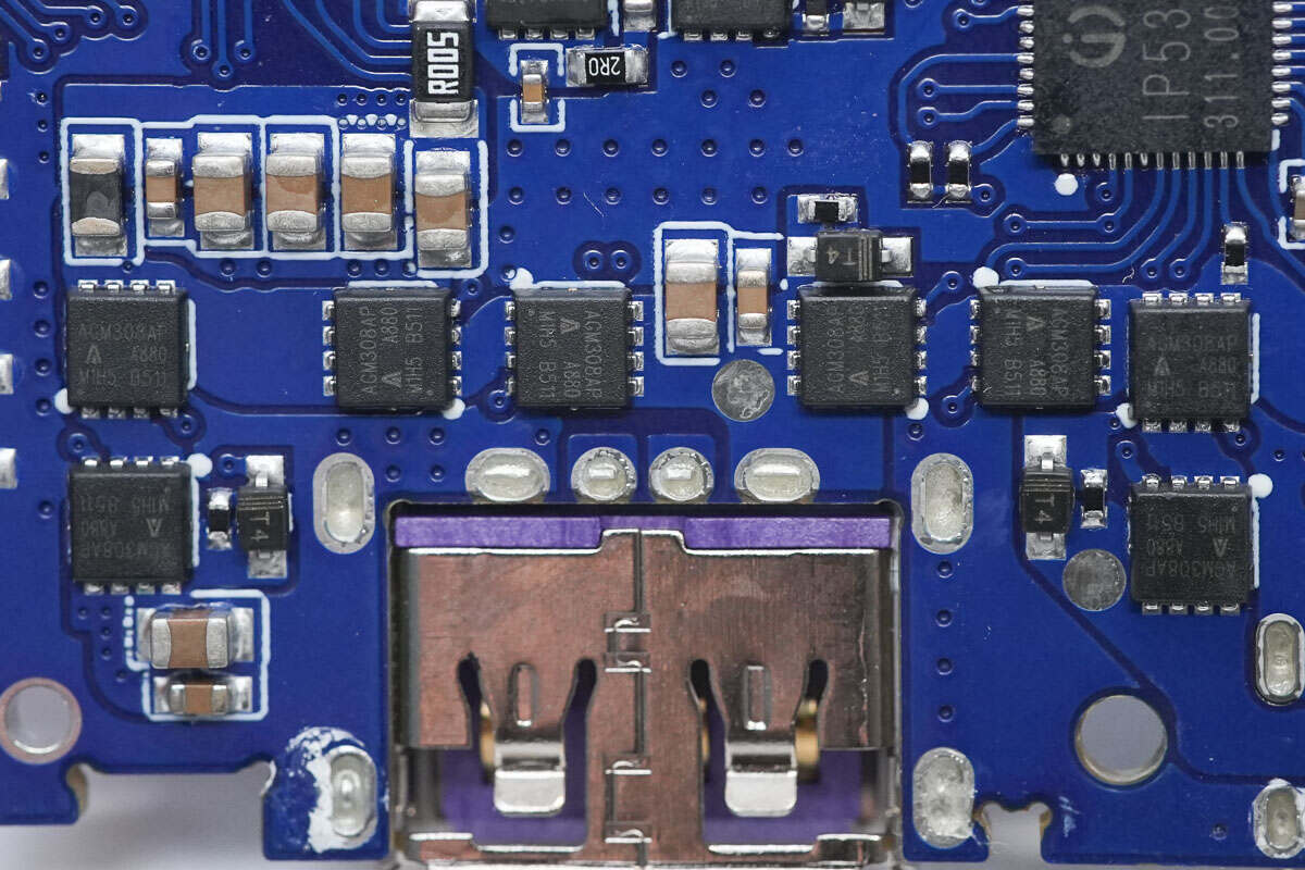 Teardown of UGREEN 67W 20000mAh Power Bank (PB550)-Chargerlab