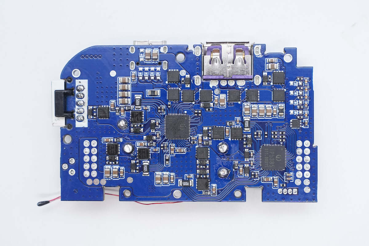 Teardown of UGREEN 67W 20000mAh Power Bank (PB550)-Chargerlab