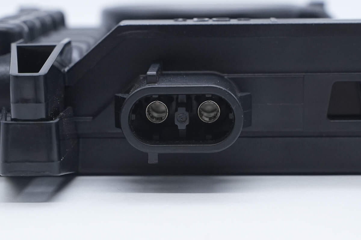Teardown of Enphase IQ8P 480W Microinverter (IQ8P-72-2-INT)-Chargerlab