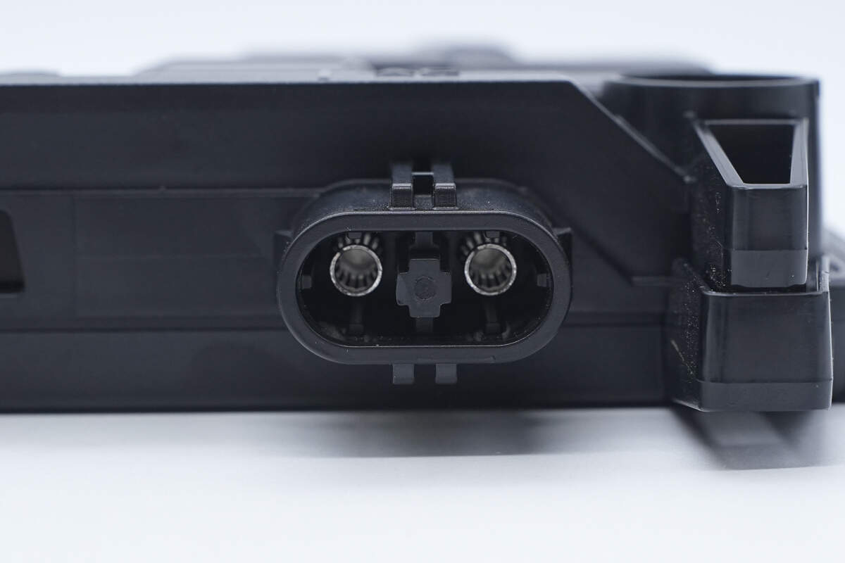 Teardown of Enphase IQ8P 480W Microinverter (IQ8P-72-2-INT)-Chargerlab