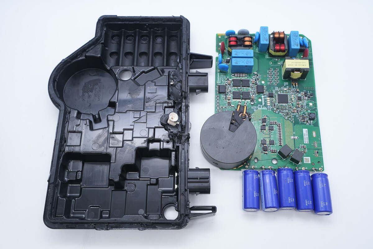 Teardown of Enphase IQ8P 480W Microinverter (IQ8P-72-2-INT)-Chargerlab