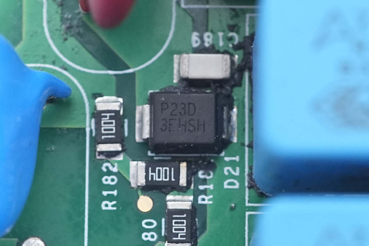 Teardown of Enphase IQ8P 480W Microinverter (IQ8P-72-2-INT)-Chargerlab
