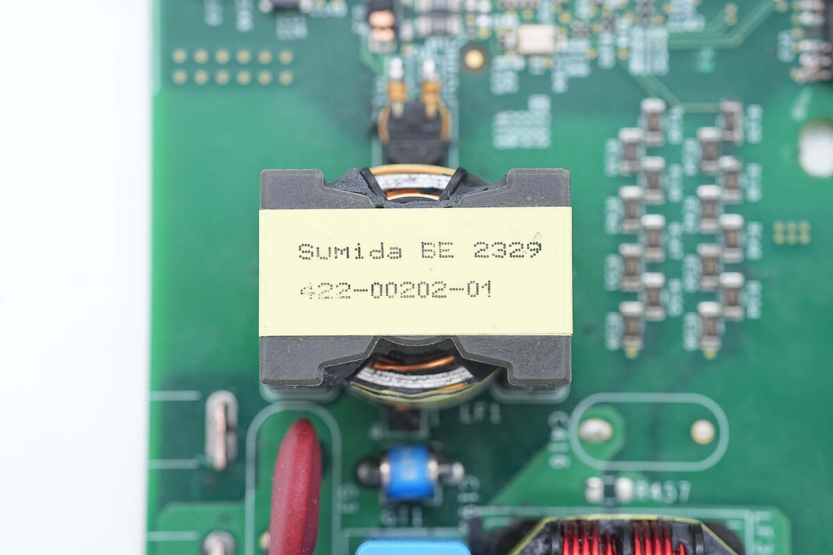 Teardown of Enphase IQ8P 480W Microinverter (IQ8P-72-2-INT)-Chargerlab