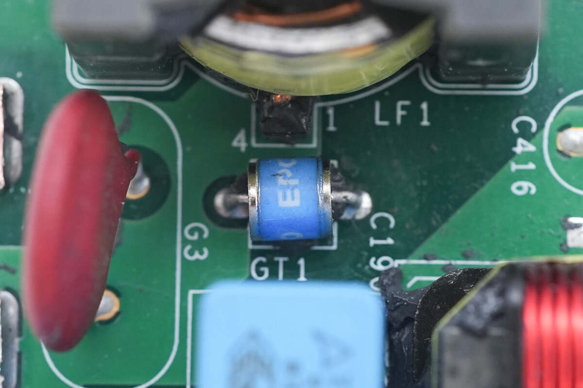 Teardown of Enphase IQ8P 480W Microinverter (IQ8P-72-2-INT)-Chargerlab
