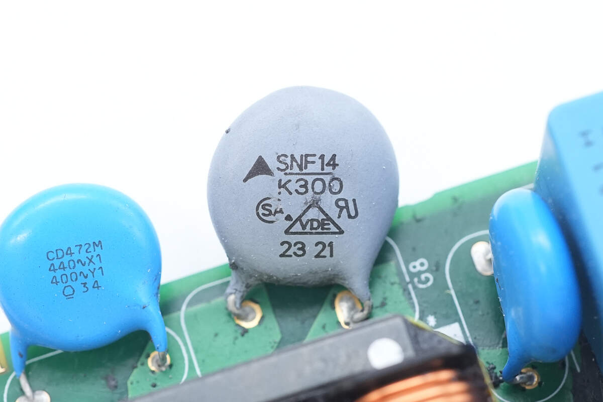 Teardown of Enphase IQ8P 480W Microinverter (IQ8P-72-2-INT)-Chargerlab