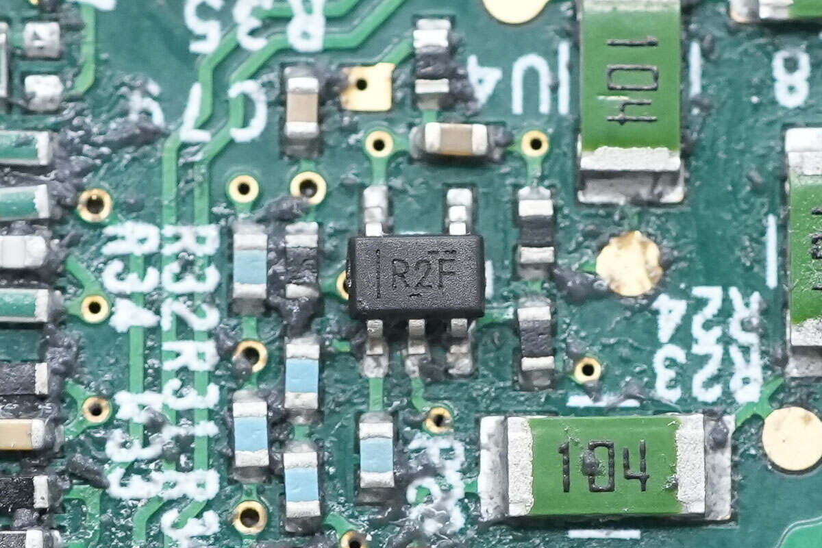 Teardown of Enphase IQ8P 480W Microinverter (IQ8P-72-2-INT)-Chargerlab