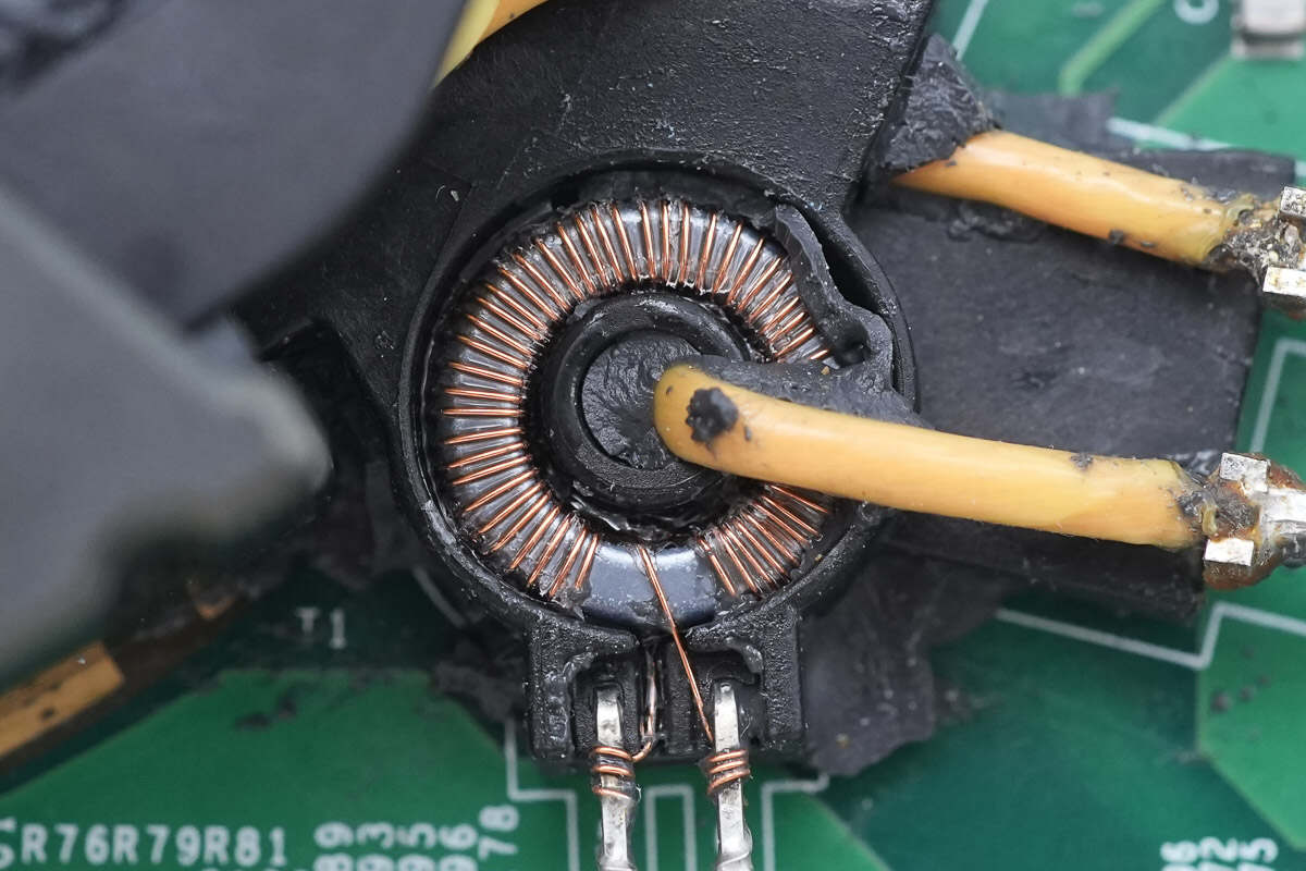 Teardown of Enphase IQ8P 480W Microinverter (IQ8P-72-2-INT)-Chargerlab