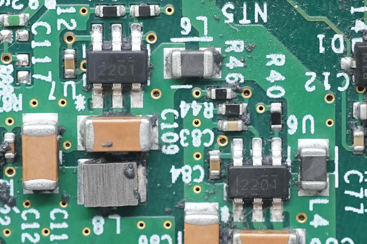 Teardown of Enphase IQ8P 480W Microinverter (IQ8P-72-2-INT)-Chargerlab