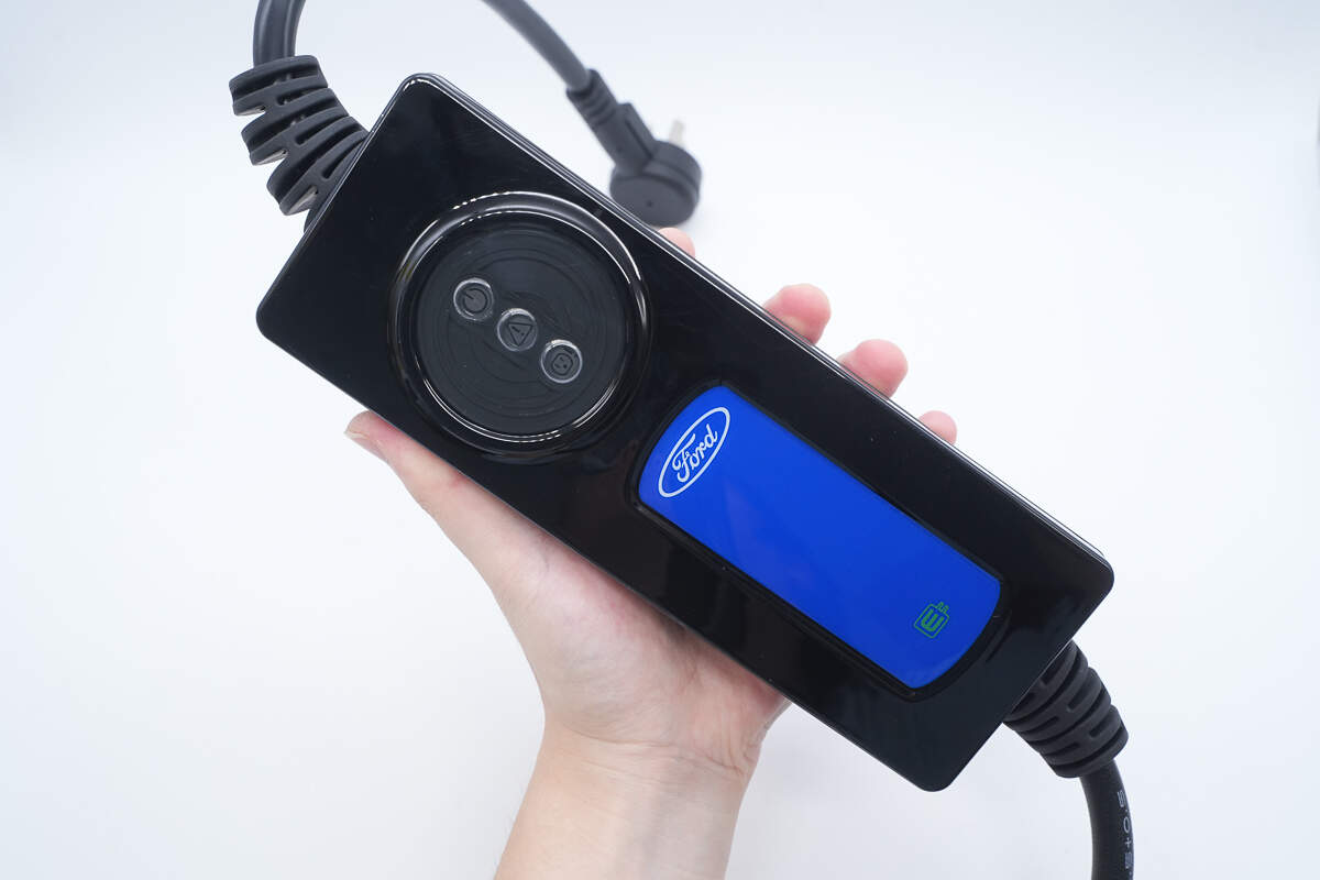 Teardown of Ford 1760W Portable EV Charger-Chargerlab
