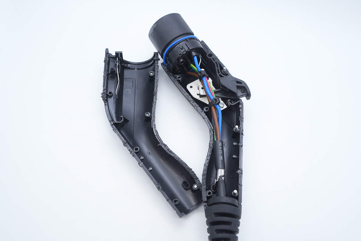 Teardown of Ford 1760W Portable EV Charger-Chargerlab