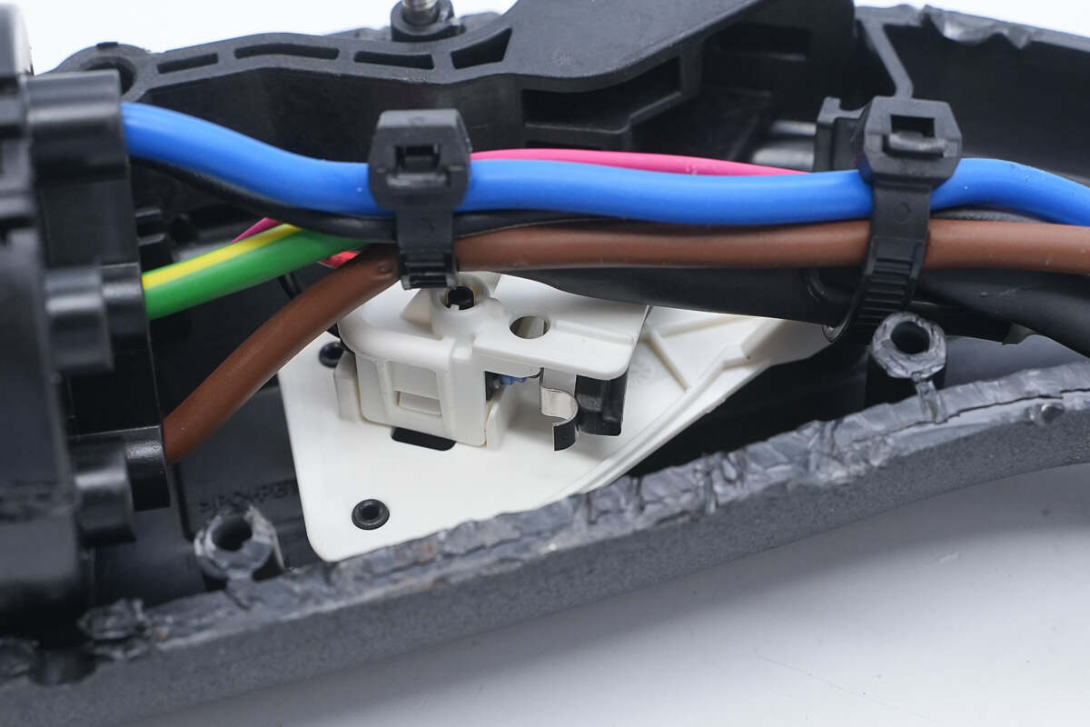 Teardown of Ford 1760W Portable EV Charger-Chargerlab