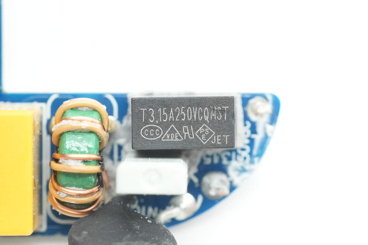 Teardown of UGREEN Nexode 65W Charger with Retractable USB-C Cable (X605)-Chargerlab