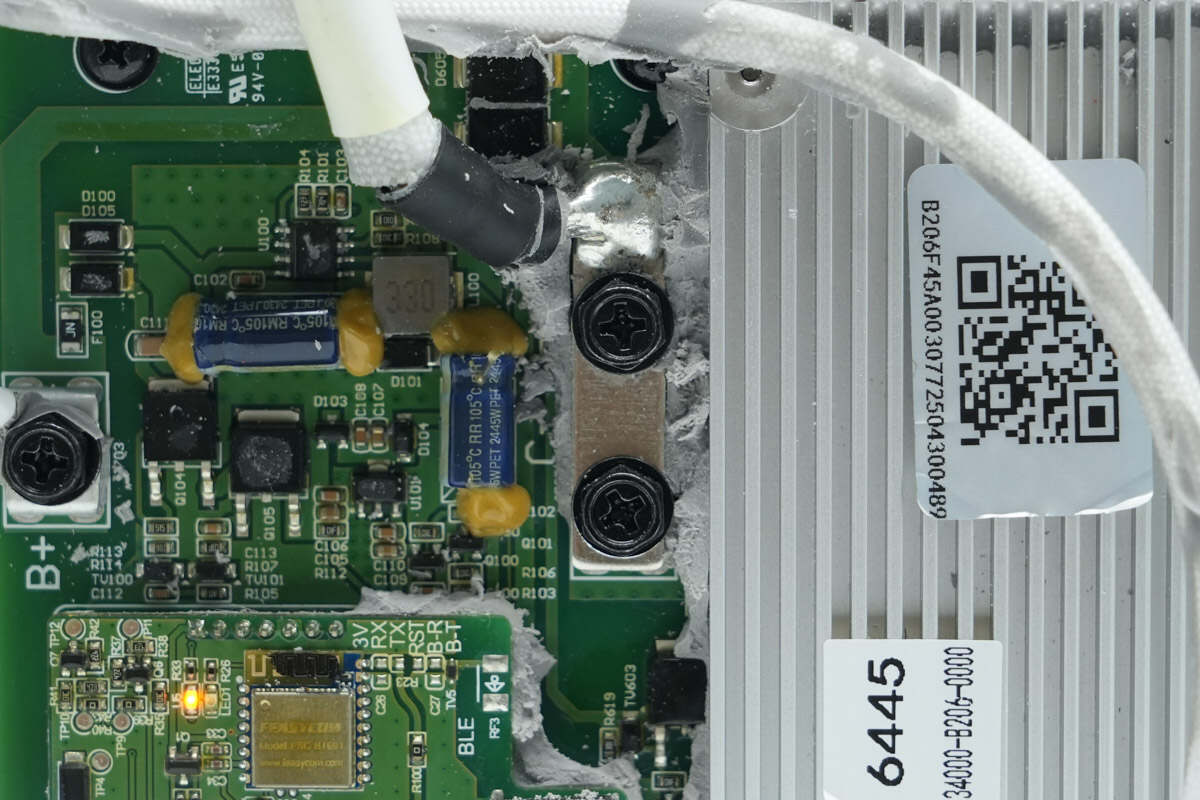 Teardown of Zhizu 2700Wh Zhiba MAX LiFePO₄ Swappable Battery Pack (DM60N-45ET)-Chargerlab