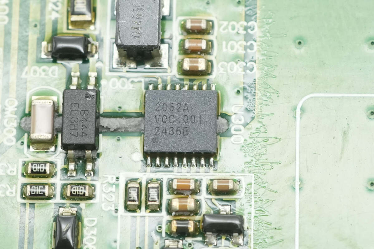 Teardown of Zhizu 2700Wh Zhiba MAX LiFePO₄ Swappable Battery Pack (DM60N-45ET)-Chargerlab