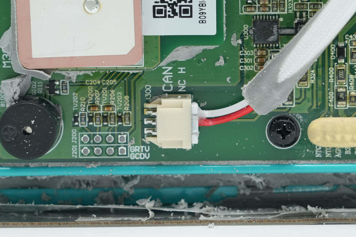 Teardown of Zhizu 2700Wh Zhiba MAX LiFePO₄ Swappable Battery Pack (DM60N-45ET)-Chargerlab