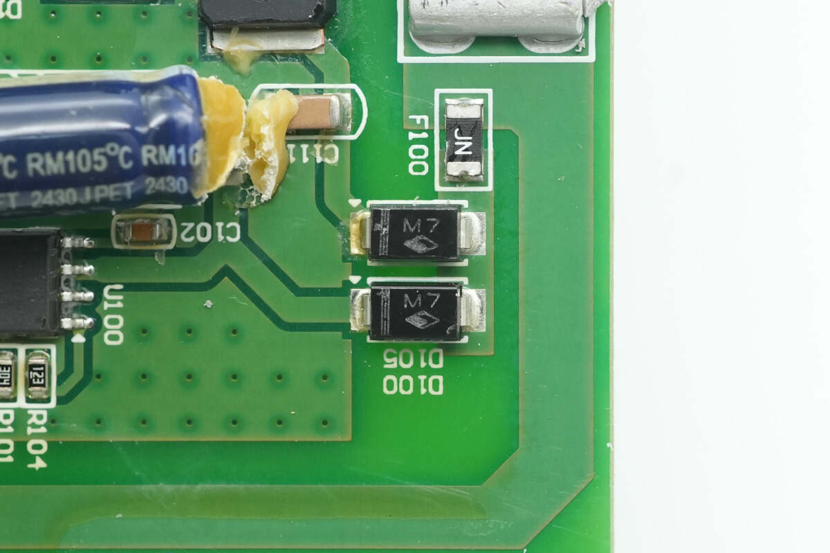 Teardown of Zhizu 2700Wh Zhiba MAX LiFePO₄ Swappable Battery Pack (DM60N-45ET)-Chargerlab