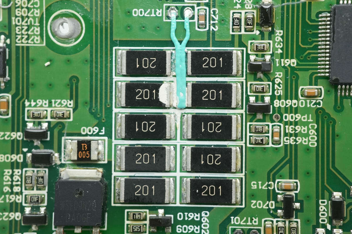 Teardown of Zhizu 2700Wh Zhiba MAX LiFePO₄ Swappable Battery Pack (DM60N-45ET)-Chargerlab