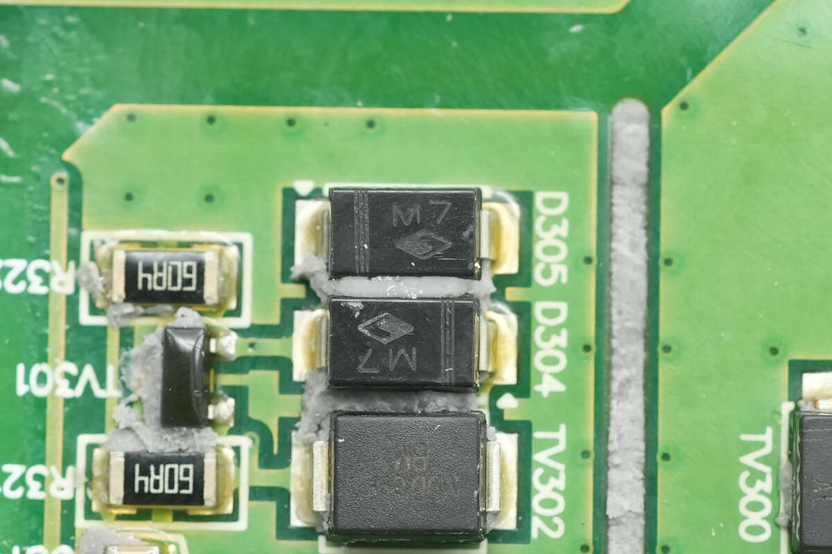 Teardown of Zhizu 2700Wh Zhiba MAX LiFePO₄ Swappable Battery Pack (DM60N-45ET)-Chargerlab