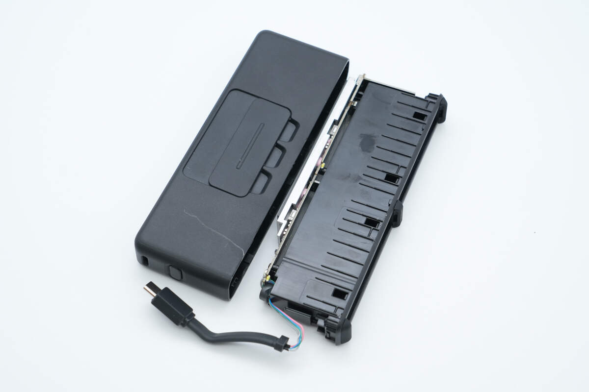 Teardown of Insta360 X5 Utility Fast Charge Case (CINSBAHM)-Chargerlab
