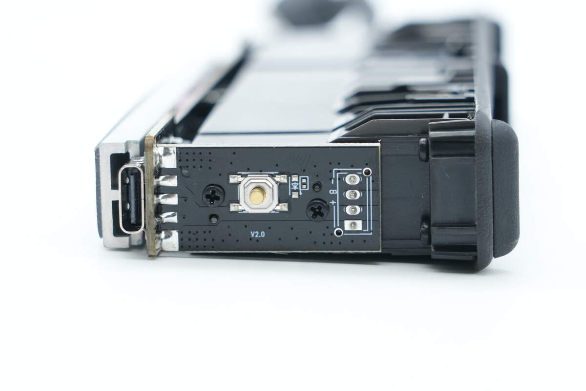 Teardown of Insta360 X5 Utility Fast Charge Case (CINSBAHM)-Chargerlab