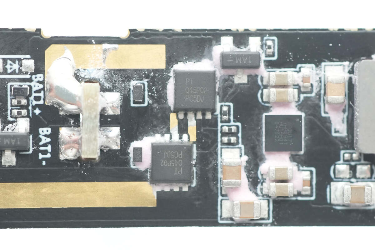 Teardown of Insta360 X5 Utility Fast Charge Case (CINSBAHM)-Chargerlab