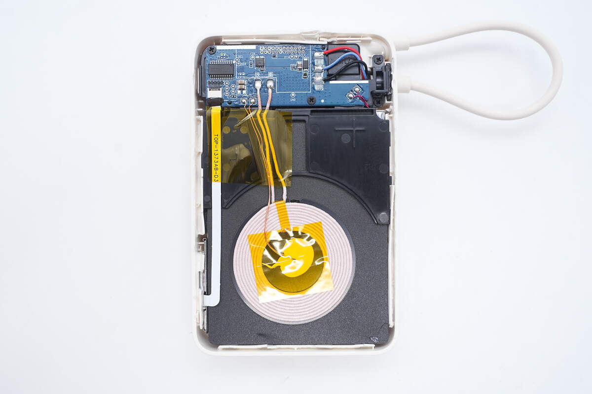 Teardown of Xiaomi 10000mAh 7.5W Magnetic Stand Power Bank (WPB1007Z)-Chargerlab