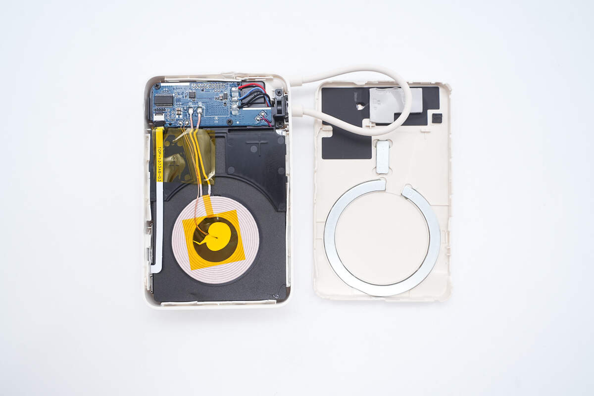 Teardown of Xiaomi 10000mAh 7.5W Magnetic Stand Power Bank (WPB1007Z)-Chargerlab