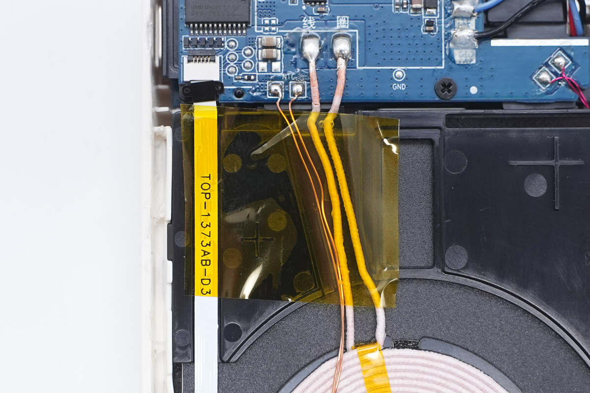Teardown of Xiaomi 10000mAh 7.5W Magnetic Stand Power Bank (WPB1007Z)-Chargerlab