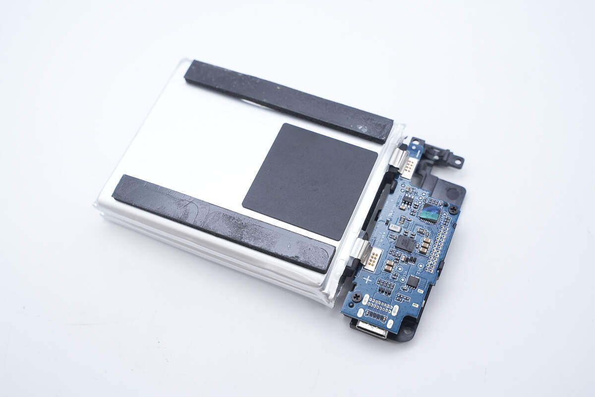 Teardown of Xiaomi 10000mAh 7.5W Magnetic Stand Power Bank (WPB1007Z)-Chargerlab