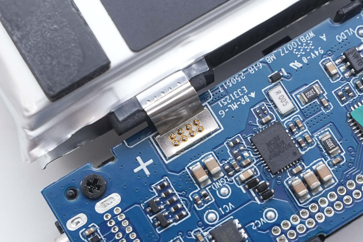 Teardown of Xiaomi 10000mAh 7.5W Magnetic Stand Power Bank (WPB1007Z)-Chargerlab