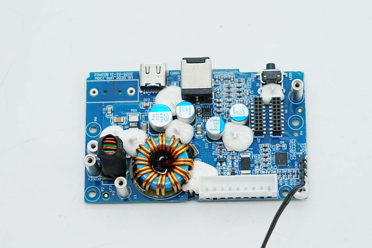 Teardown of UGREEN 120W DC UPS (US3000)-Chargerlab