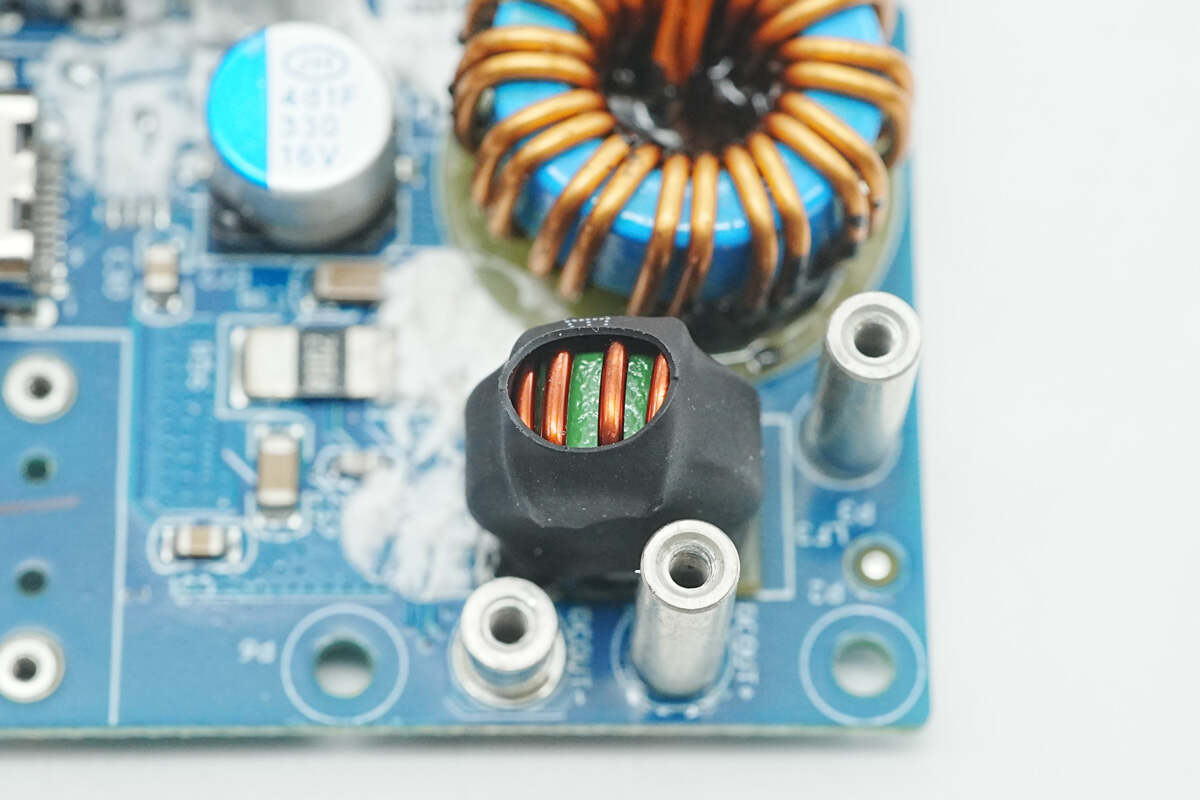 Teardown of UGREEN 120W DC UPS (US3000)-Chargerlab