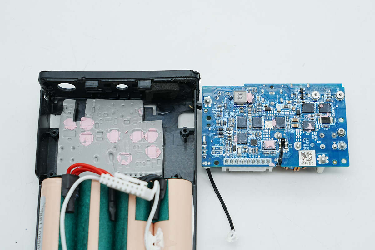 Teardown of UGREEN 120W DC UPS (US3000)-Chargerlab