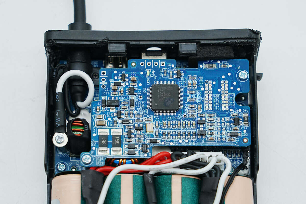 Teardown of UGREEN 120W DC UPS (US3000)-Chargerlab