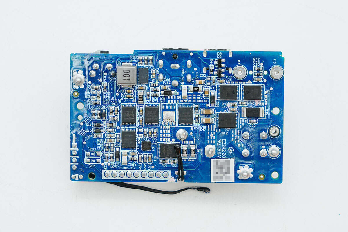 Teardown of UGREEN 120W DC UPS (US3000)-Chargerlab