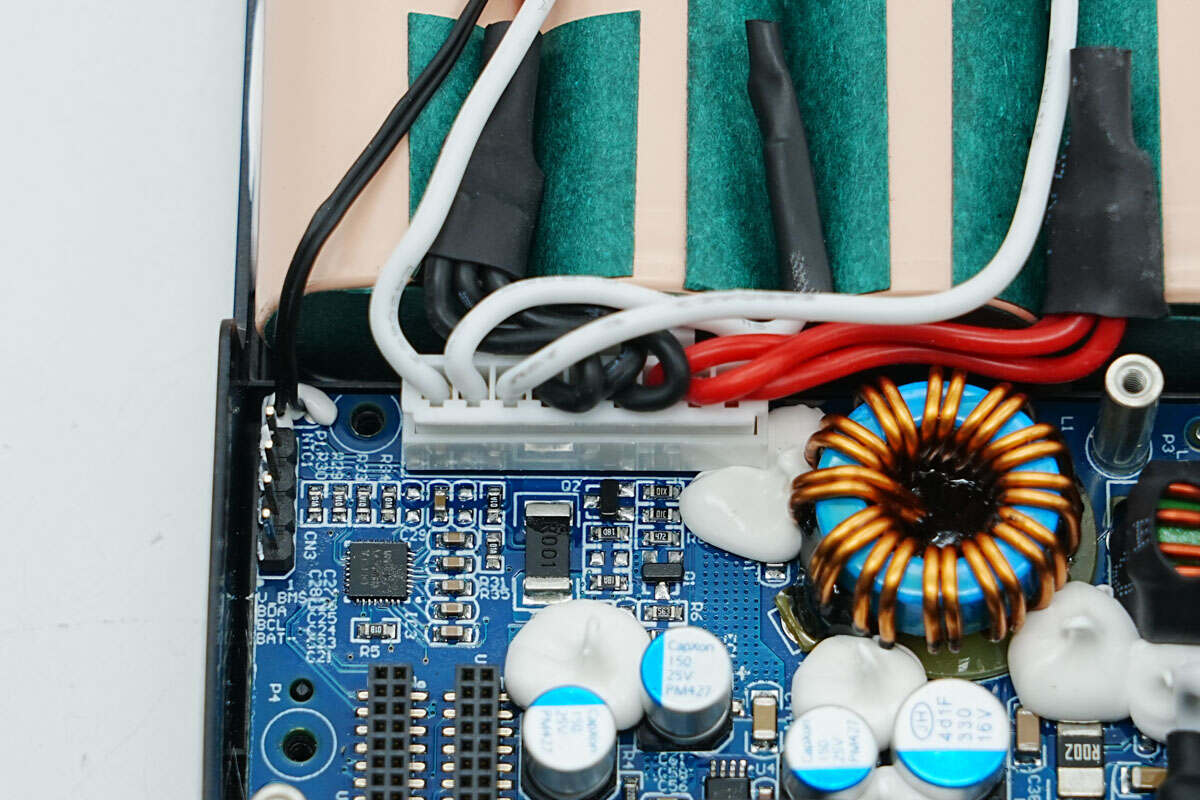 Teardown of UGREEN 120W DC UPS (US3000)-Chargerlab