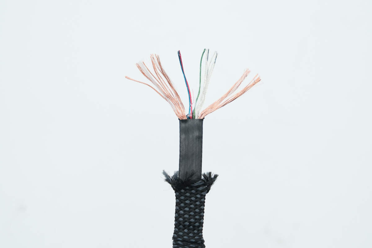 Teardown of Lenovo thinkplus 240W Qlex Dual USB-C Retractable Cable (CBQX240A)-Chargerlab