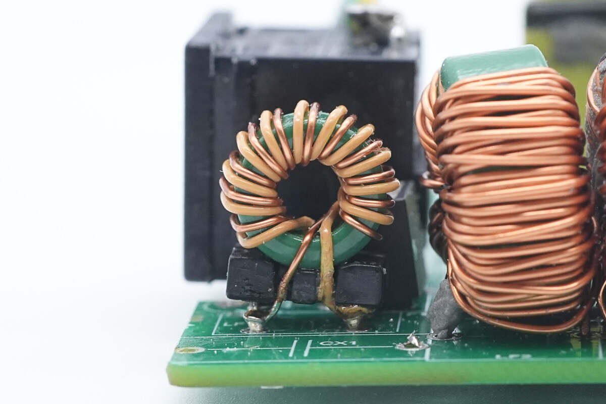 Teardown of HUNDA 300W USB-C GaN Charging Station (A2319-300W-02)-Chargerlab