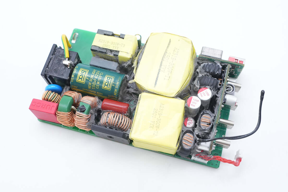 Teardown of HUNDA 300W USB-C GaN Charging Station (A2319-300W-02)-Chargerlab