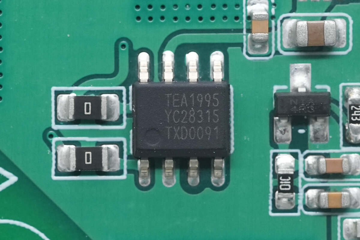 Teardown of HUNDA 300W USB-C GaN Charging Station (A2319-300W-02)-Chargerlab