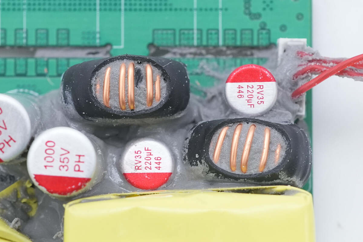 Teardown of HUNDA 300W USB-C GaN Charging Station (A2319-300W-02)-Chargerlab